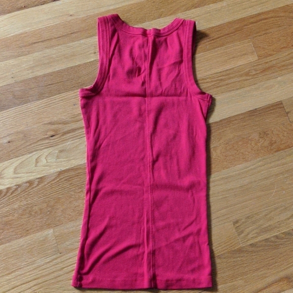 Red VS tank - Picture 2 of 3